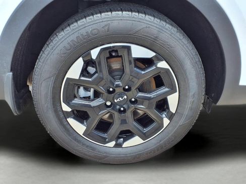 Used 2025 Kia Sorento S FWD image 9