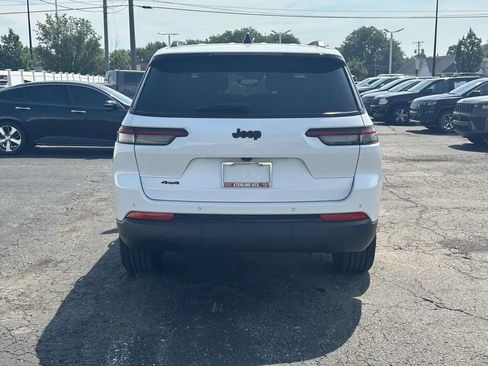 Used 2023 Jeep Grand Cherokee L Laredo AWD/4WD image 5
