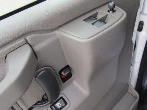 Used 2023 GMC Savana 2500 w/ Driver Convenience Package image 18