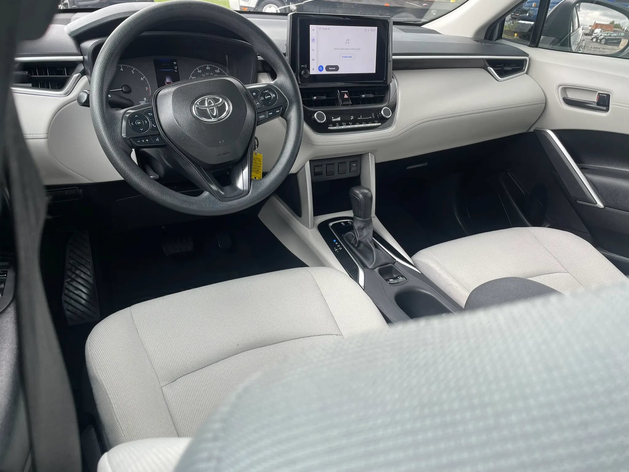 Used 2024 Toyota Corolla Cross L FWD image 16
