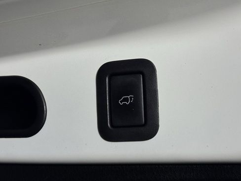 Used 2016 Toyota Highlander XLE FWD image 36