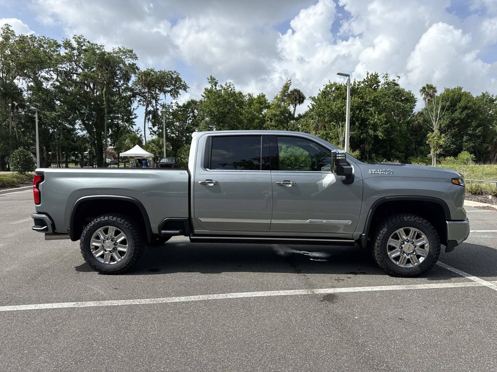 New 2026 Chevrolet Silverado 2500 High Country w/ High Country Premium Package AWD/4WD image 2