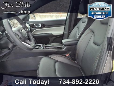 Used 2024 Jeep Compass Limited image 15