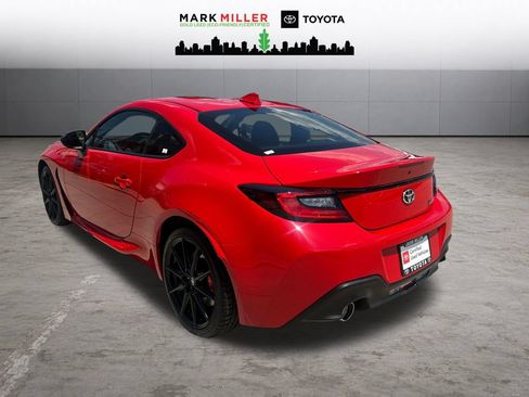 Used 2025 Toyota GR86 w/ Performance Package RWD image 3