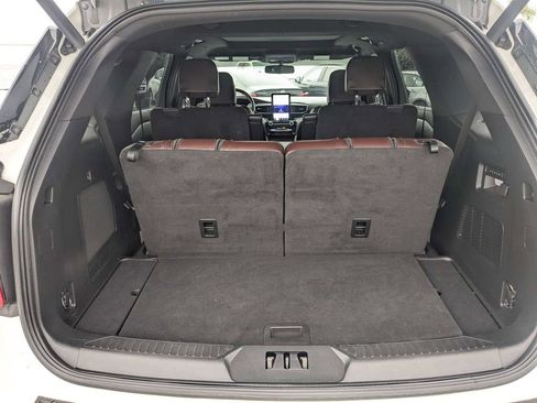 Used 2022 Ford Explorer Platinum w/ Technology Package AWD/4WD image 13