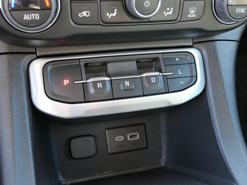 Used 2023 GMC Acadia SLE w/ Driver Convenience Package FWD image 21