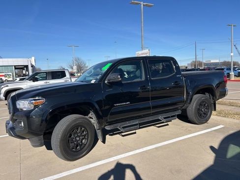 Used 2022 Toyota Tacoma SR5 image 7