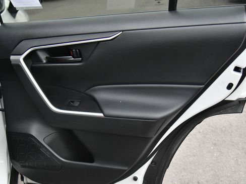 Used 2023 Toyota RAV4 LE image 38