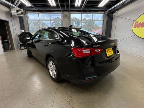 Used 2024 Chevrolet Malibu LT FWD image 3
