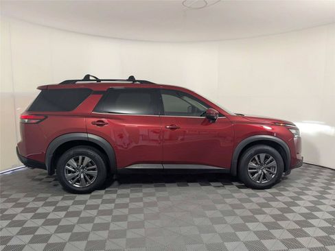 Used 2023 Nissan Pathfinder SV AWD/4WD image 4