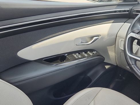 Certified 2023 Hyundai Tucson Limited AWD/4WD image 12