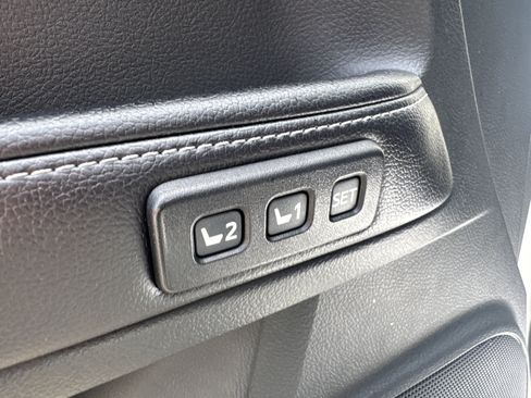 Used 2016 Toyota 4Runner Limited AWD/4WD image 18