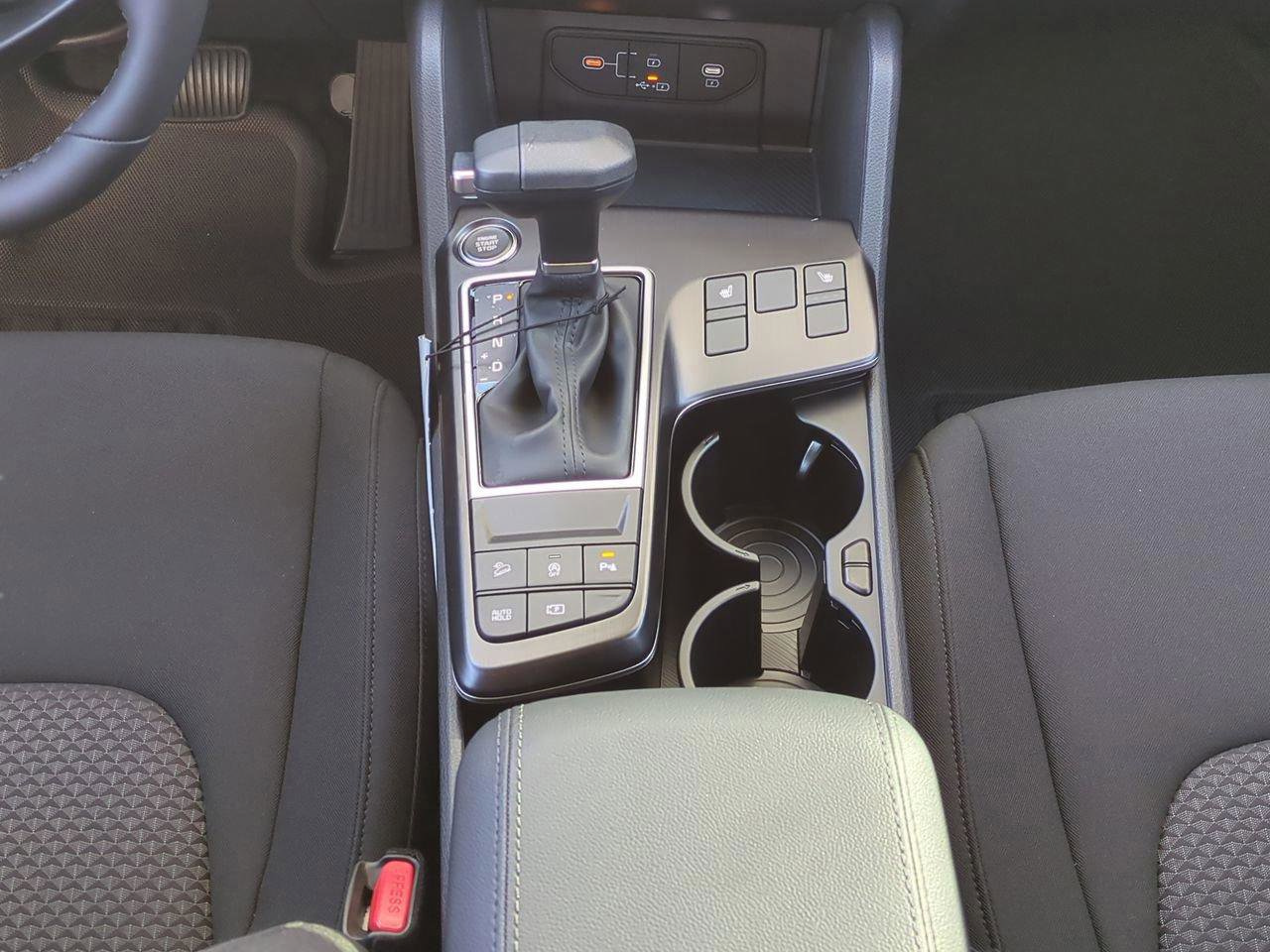 New 2026 Kia Sportage LX w/ LX Convenience Package FWD image 17