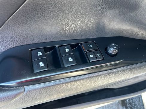 Used 2019 Toyota Camry LE FWD image 7