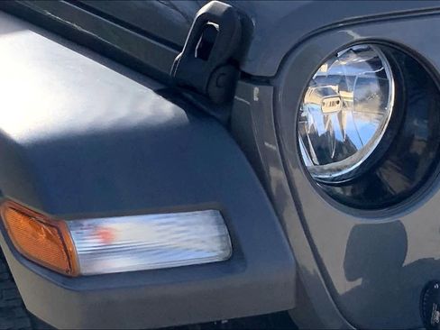 Used 2020 Jeep Wrangler Unlimited Sport image 26