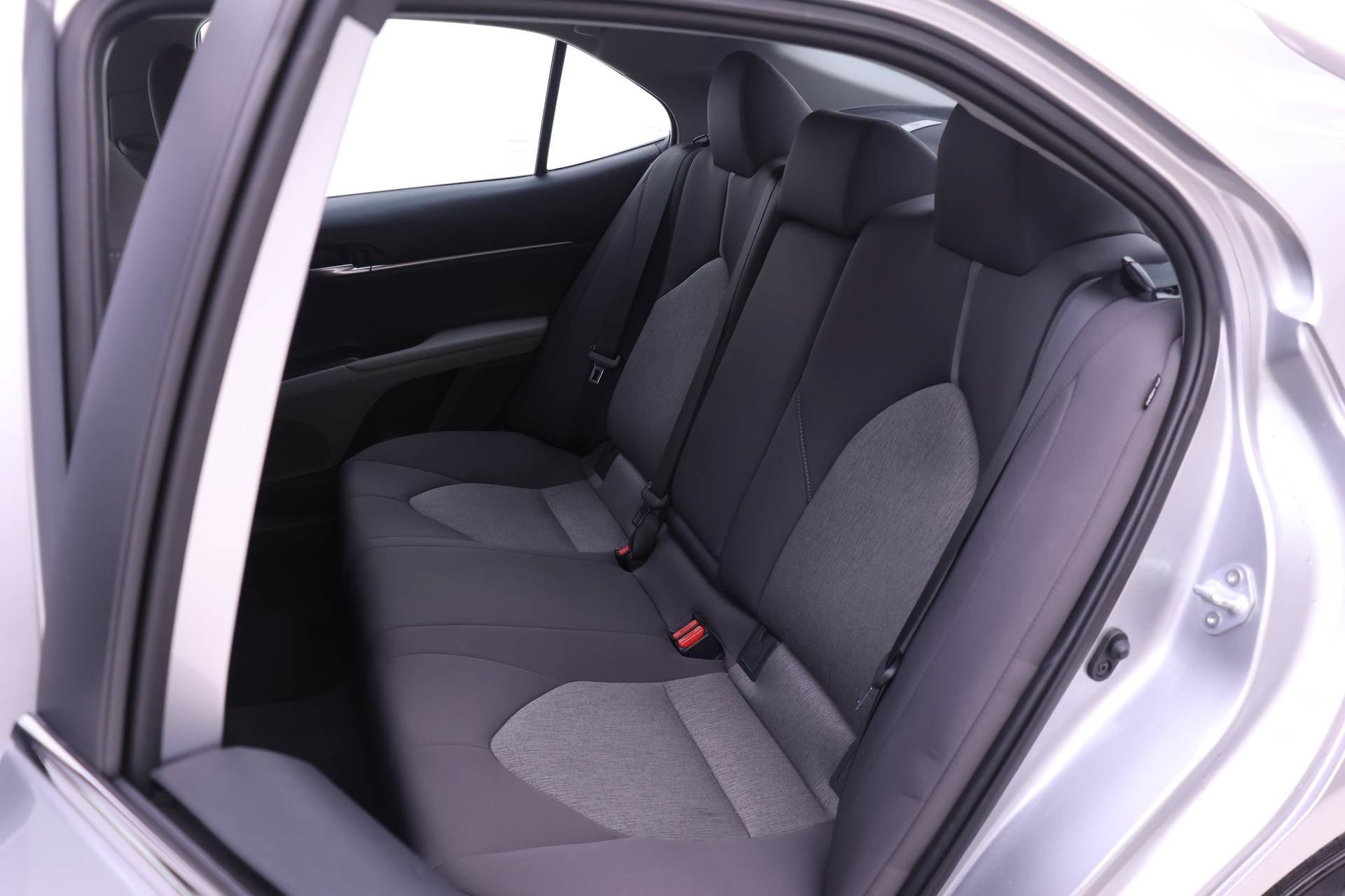 Used 2021 Toyota Camry LE FWD image 10