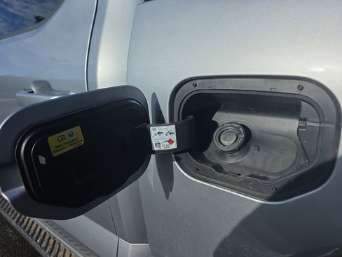 Certified 2022 Ford F150 XLT w/ Equipment Group 302A High image 14