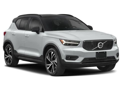 Used 2021 Volvo XC40 T5 R-Design w/ Climate Package image 6