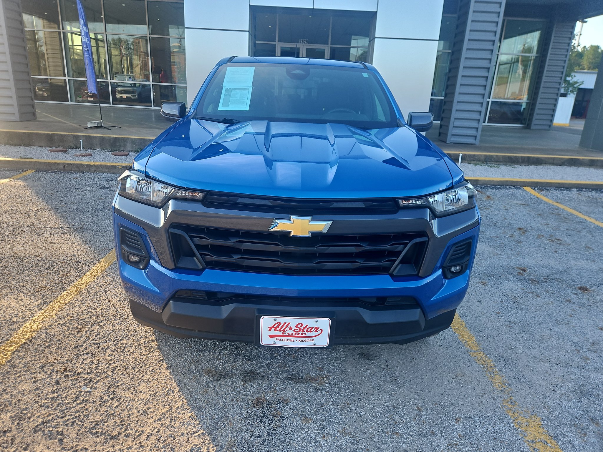 Used 2024 Chevrolet Colorado LT w/ LT Convenience Package RWD image 3