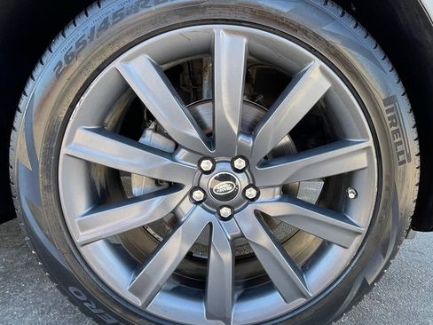 Used 2019 Land Rover Range Rover Velar R-Dynamic SE image 17