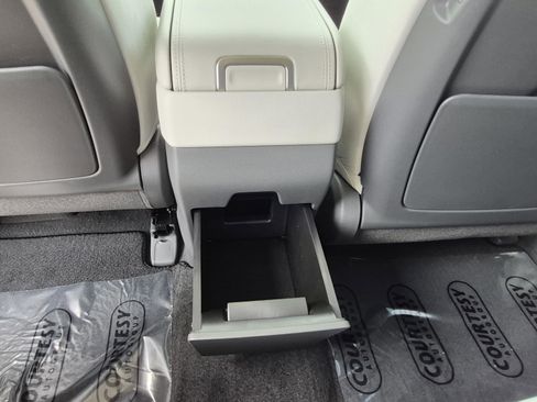 New 2026 Hyundai Santa Fe SE FWD image 17