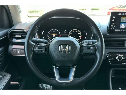 Used 2025 Honda Pilot Touring image 37