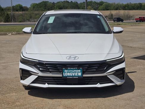 New 2026 Hyundai Elantra Limited FWD image 2
