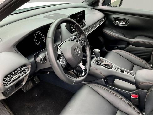 Used 2025 Honda HR-V Sport image 14