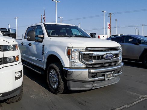 Used 2021 Ford F250 XLT AWD/4WD image 2