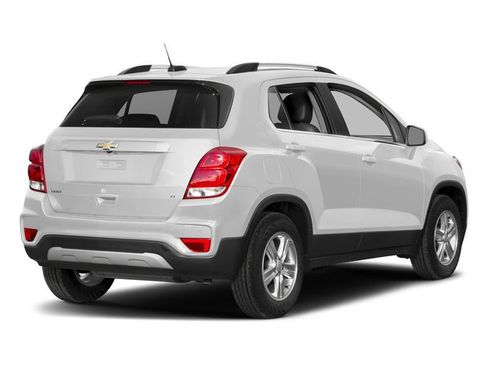 Used 2018 Chevrolet Trax LT w/ Sun & Sound Package AWD/4WD image 2