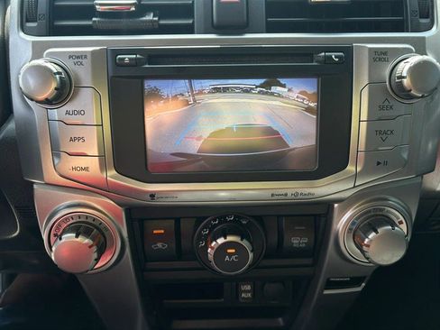 Used 2018 Toyota 4Runner SR5 AWD/4WD image 15