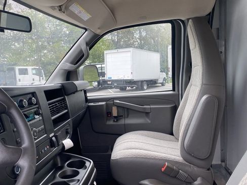 New 2025 Chevrolet Express 3500 w/ Power Convenience Package image 32