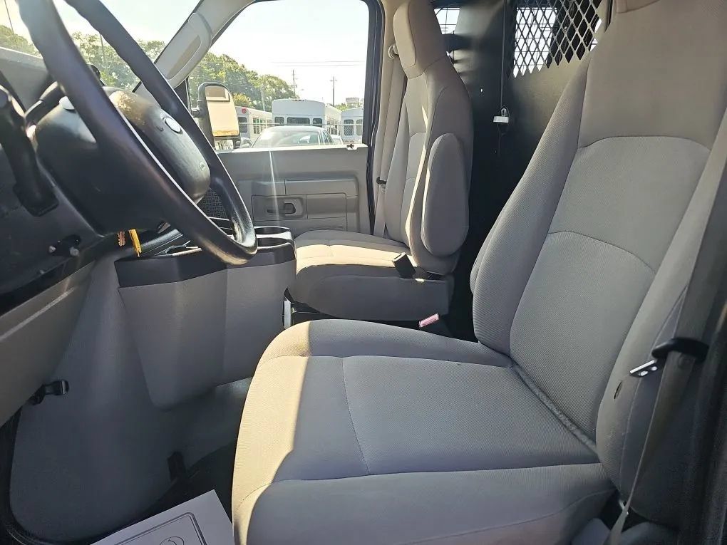 Used 2014 Ford E-350 and Econoline 350 Super Duty w/ Insulation Package RWD image 12