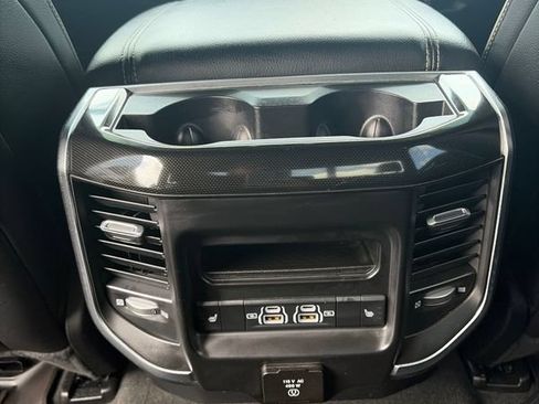 Used 2022 RAM 1500 Laramie AWD/4WD image 16