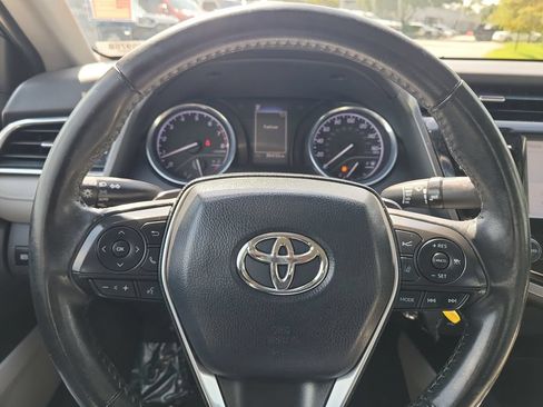 Used 2018 Toyota Camry SE FWD image 8