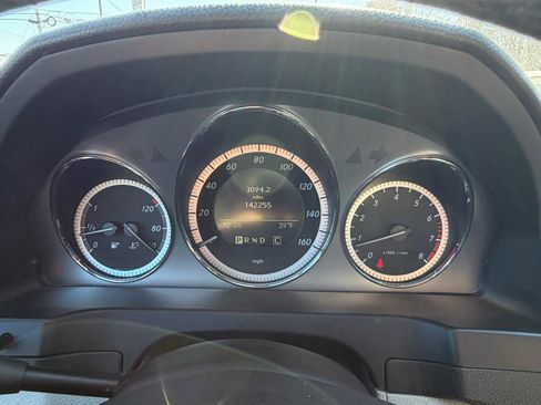 Used 2010 Mercedes-Benz C 300 4MATIC Sedan image 12