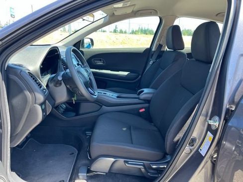Used 2018 Honda HR-V LX image 12