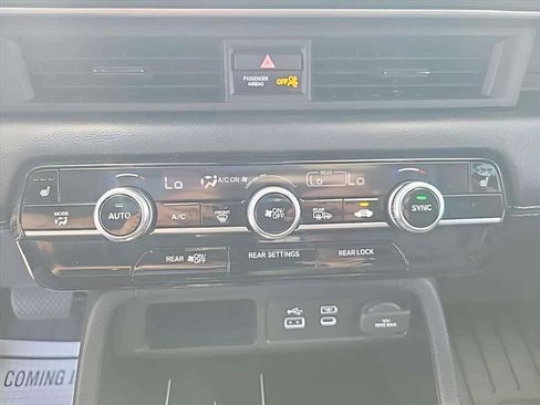 Used 2023 Honda Pilot Touring image 13