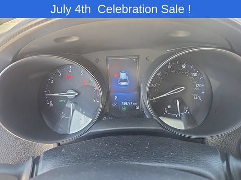 Used 2018 Toyota C-HR XLE FWD image 1