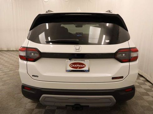 Used 2025 Honda Pilot TrailSport image 22