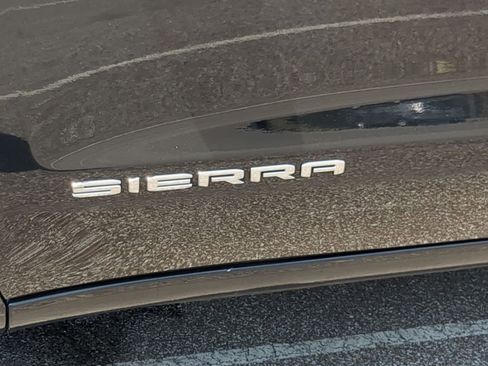 Used 2024 GMC Sierra 1500 SLT image 30