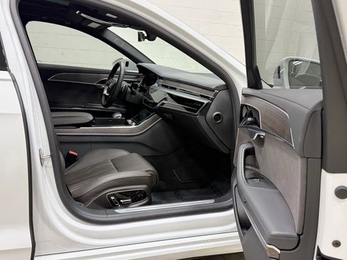 Used 2025 Audi A8 L 3.0T w/ Executive Package image 36
