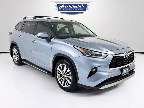 Used 2021 Toyota Highlander Platinum image 1