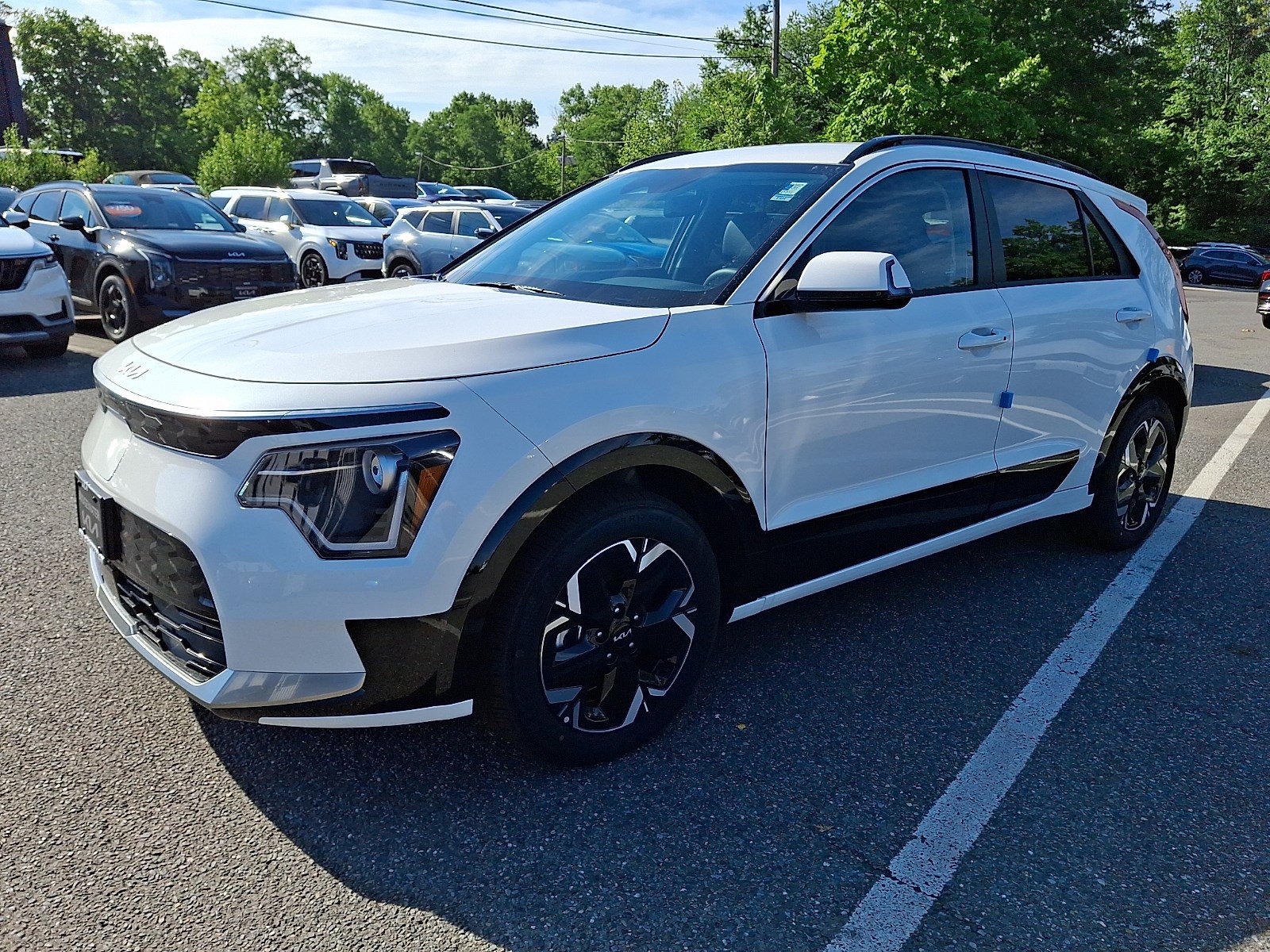 New 2026 Kia Niro Wind FWD image 3