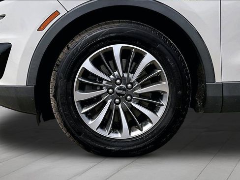 Used 2020 Lincoln Nautilus Reserve FWD image 9