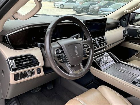 Used 2023 Lincoln Navigator Reserve RWD image 16