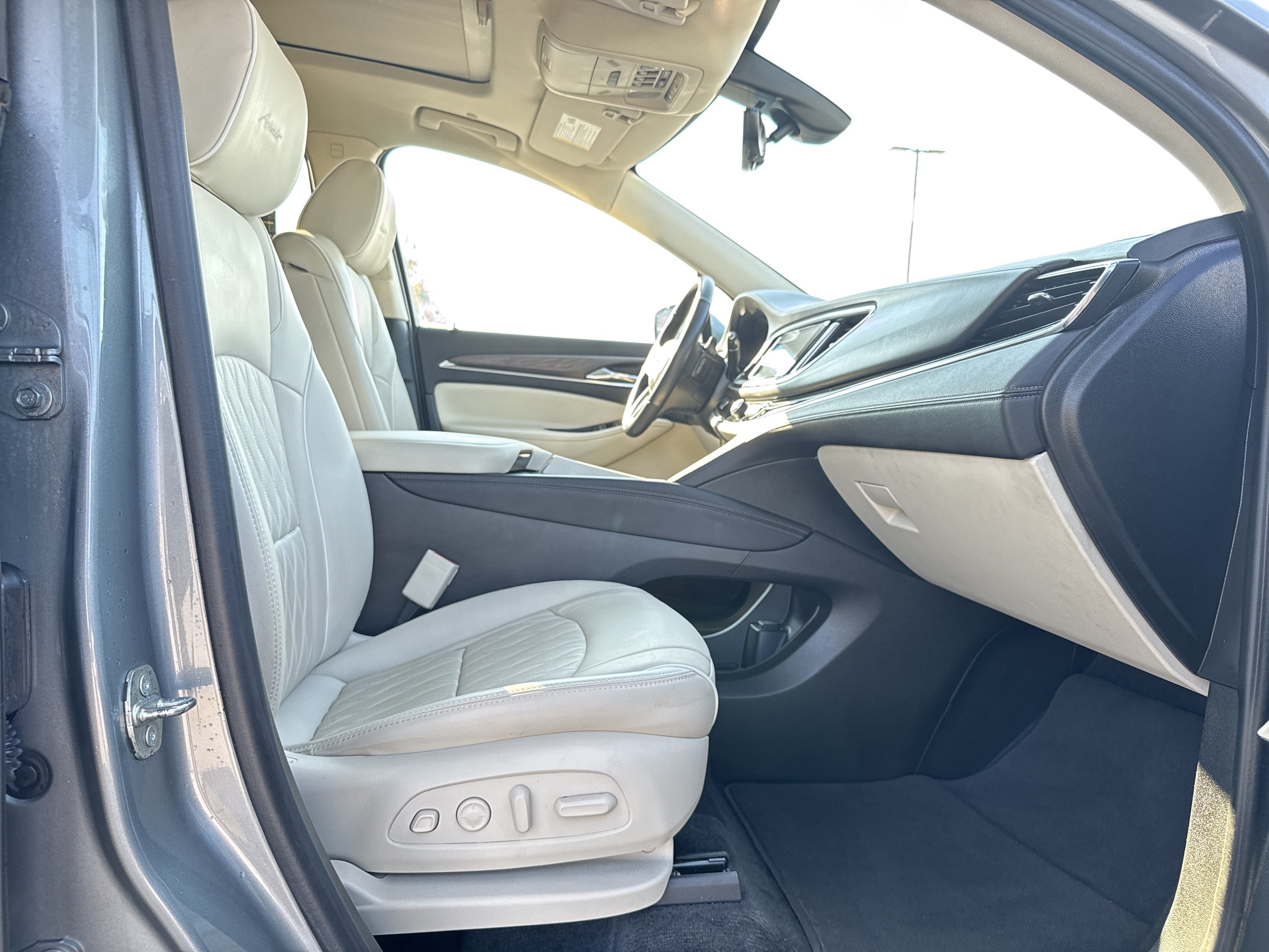Used 2023 Buick Enclave Avenir w/ Avenir Technology Package FWD image 37