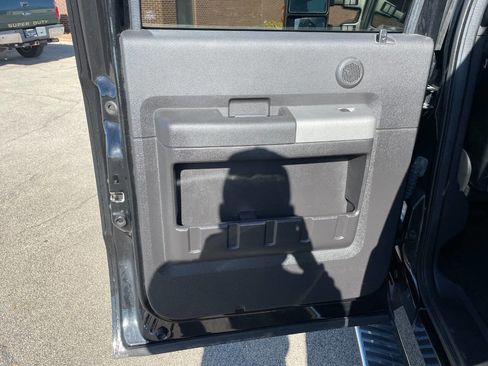 Used 2015 Ford F250 Lariat w/ Chrome Package image 21