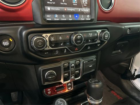 Used 2022 Jeep Wrangler Unlimited Rubicon w/ Cold Weather Group image 26