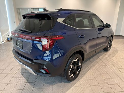 Certified 2025 Kia Seltos EX w/ EX Sunroof Package FWD image 5
